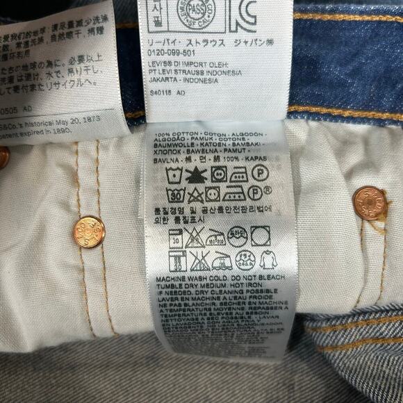 501 Levi's Medium Wash Blue High Waisted Cut Off Denim Shorts Size W31 - Picture 6 of 6